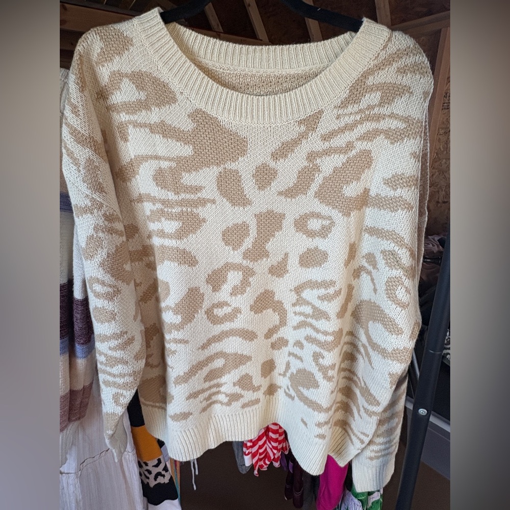 SHEIN Cream and Tan Patterned Sweater